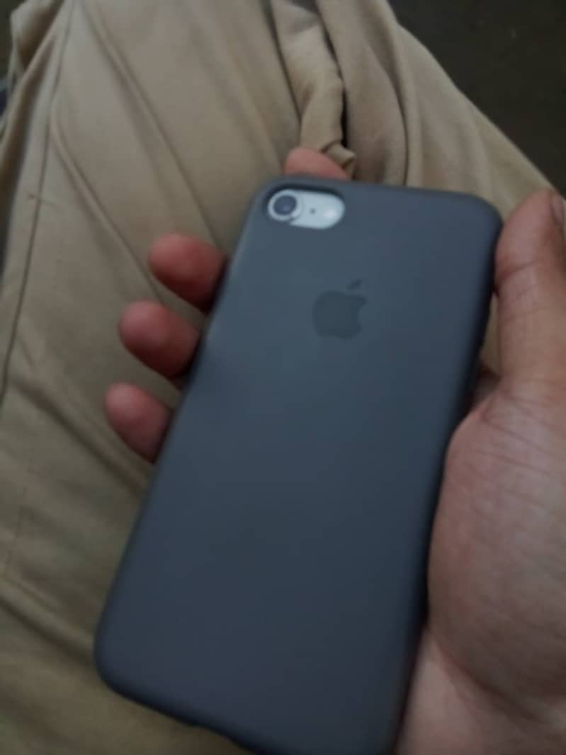 Apple iPhone 8 0