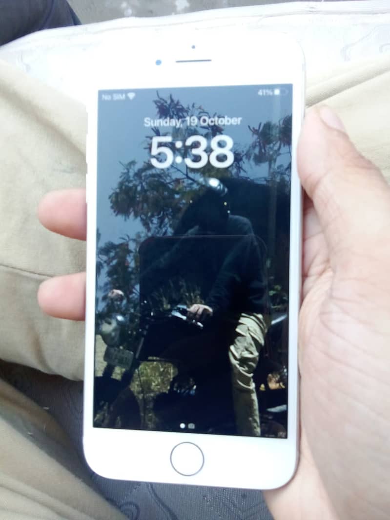 Apple iPhone 8 1