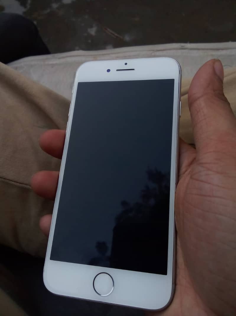 Apple iPhone 8 3