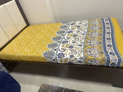 Single Bed with Metres