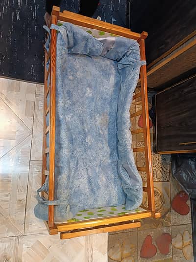 2 in 1 wooden baby bed cum swing