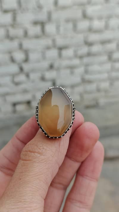 خوبصورت عقیق نگینہ سلور رنگ