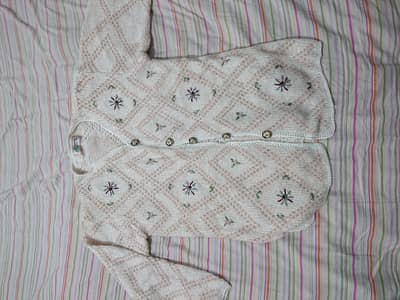 Women’s Floral Embroidered Winter Sweater - Size Large - Soft Knit