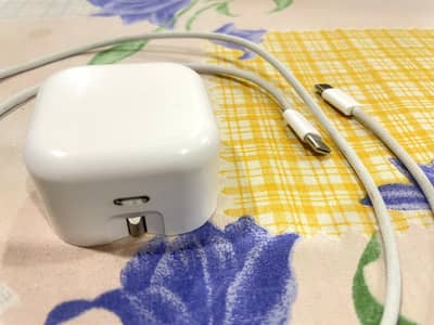 IPHONE ORIGINAL CHARGER