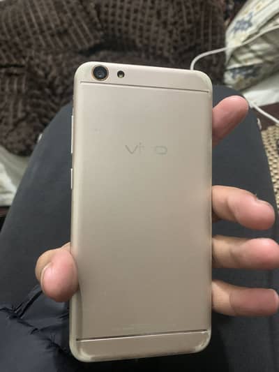 vivo bilkul saaf phone haii all ok 03424355028 whttsapp rabta kren