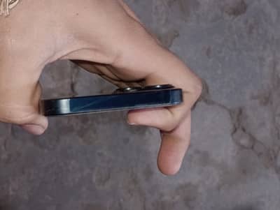 I phone 13 color blue bettery health 94 128