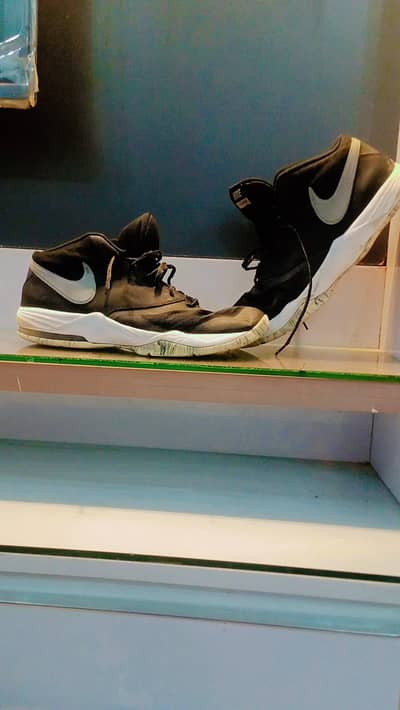 1month used black Nike