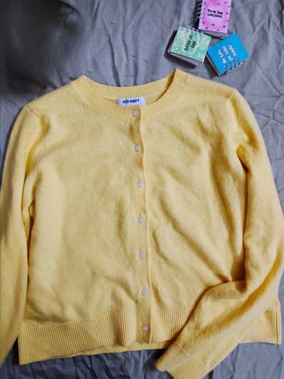 Old Navy Yellow Cardigan Sweater – Soft, Stylish & Like New