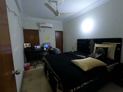 In   Nishat Commercial Area Flat For sale Sized 900 Square Feet