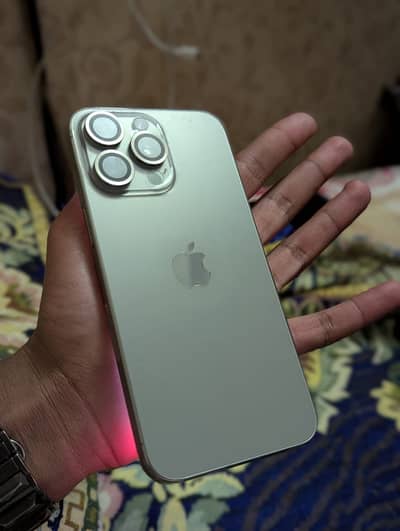 I phone 15 pro max 256 gb jv  contact 03256578344