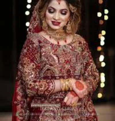 bridal shoots k liye females ki need hai