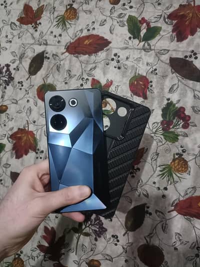 Tecno camon 20 8gb 256 gb lush condition