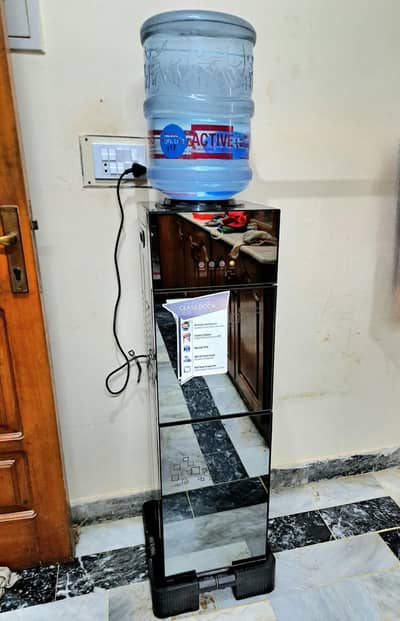 PEL Water Dispenser | R134-A | Black | Like New. .