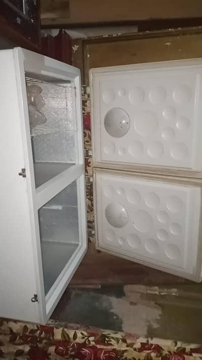 Haier freezer 2door bilkul saf