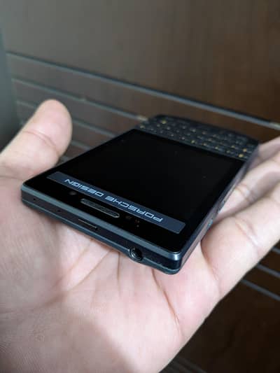blackberry Porsche design p9983 graphite