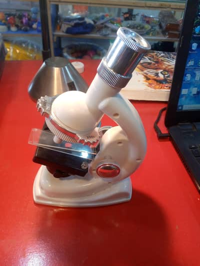 Microscope 
