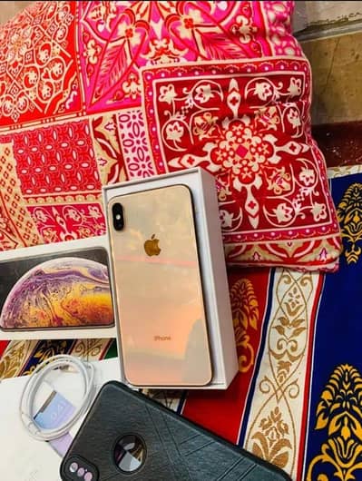 1Apple IPhone XS Max PTA approved 256GB Water pack