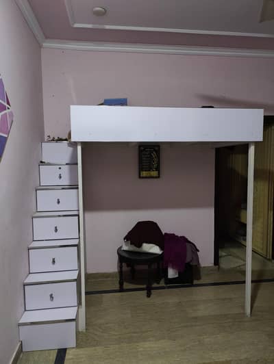 Quality Kids Bunk Bed  (Good as New)