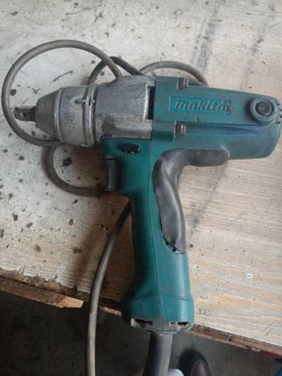 Makita impact wrench