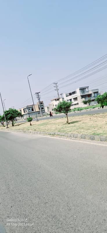 10 Marla Residential Plot For Sale In G Block LDA Avenue 1 Near Park And Main Boulevard