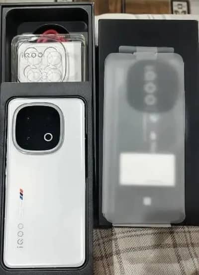 vivo iqoo 13 16+16/512GB Global Dual Sim official PTA approved box wal