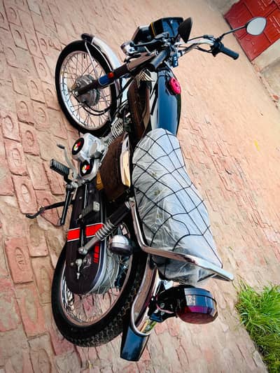 Honda 125 self start Gold Edition