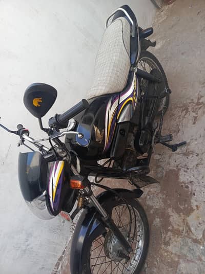 Honda pridor 100 cc All ok mere name h garri exchange possible new tyr