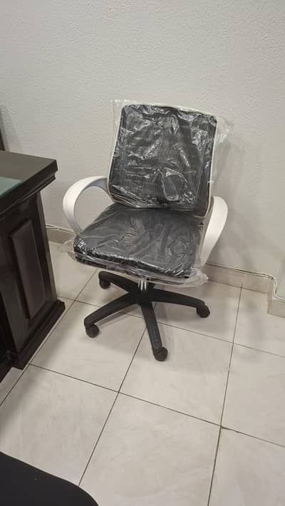 3 computer chairs & 5office chairs for sale