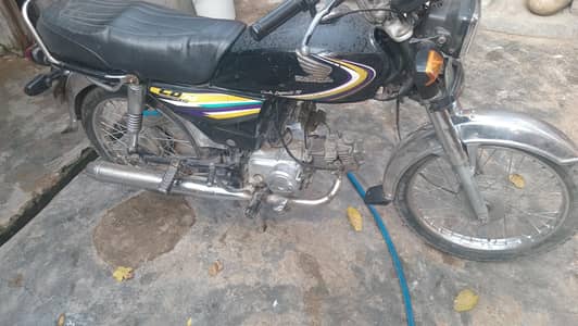 honda70cc 14 15 genuine all. urgent sale only call