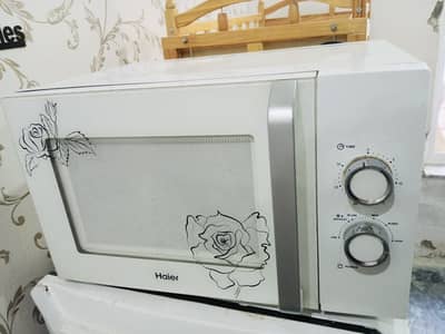 Microwave ovan 10/10 condition