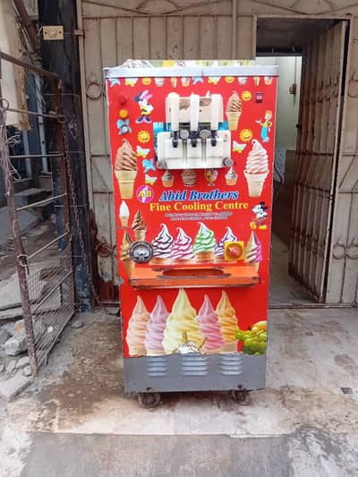 Ice Cream Machine for Sale – Excellent Condition