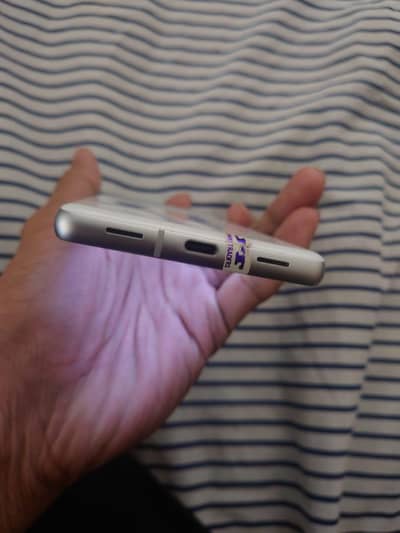 Google pixel 7a, sim will work. no exchange