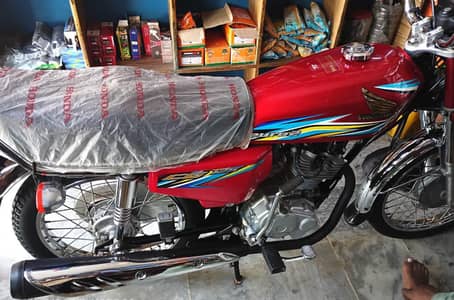 Honda 125 CG bike for sale call on 03269540717