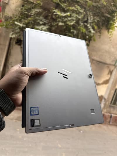 Hp elitebook X2 g4 detachable(i5/8th)(8gb/256gb)4k display tuch laptop