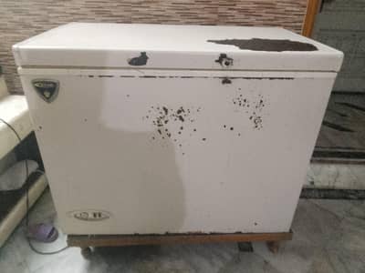 WAVES FREEZER FOR SALE ARGENT NEED MONEY 10/10 WORKIN HOME USE CONTECT