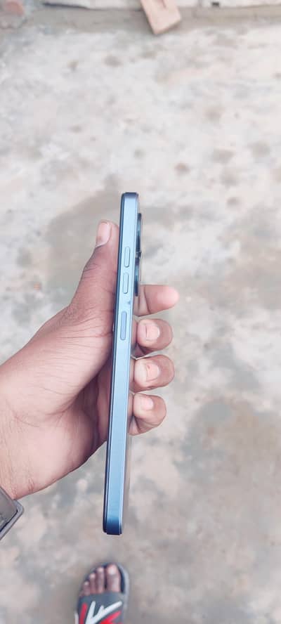 tecno spark 20c 4 128  zabardast mobile haai box and orignal charger k