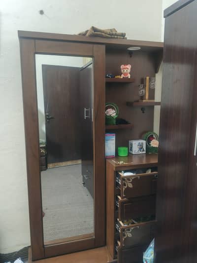 Dressing Table For Sale (Very Good Condition)