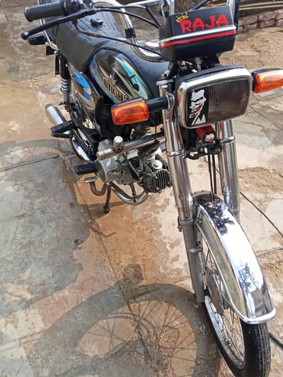 Unique 2019 modal okay kandition black color