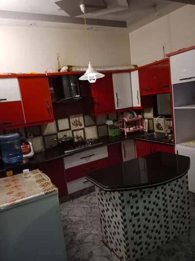 three bed dd well maintained portion for rent in johar