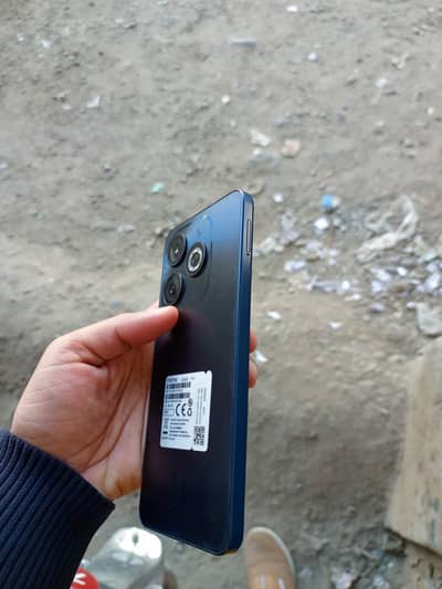 infinix smart 8      4+4     64 gb