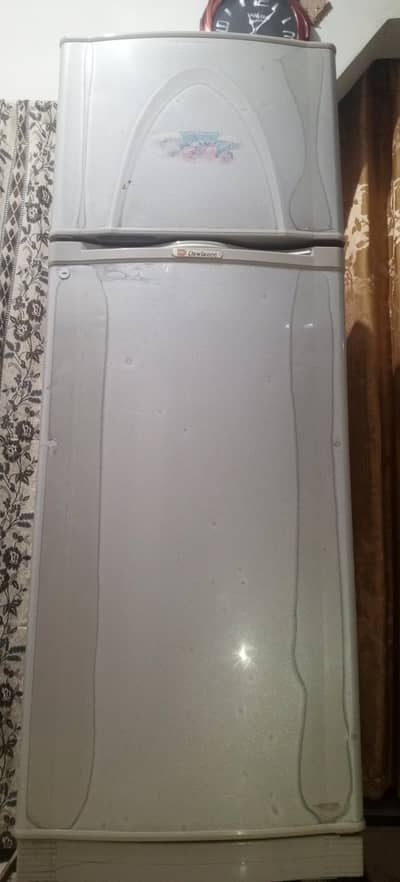 Dawalance large refrigerator good working condition