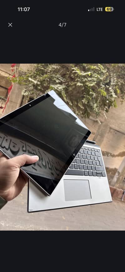 Hp elitebook x2 G4 (i5/8thth)8/256 4k tuch display plus detachable