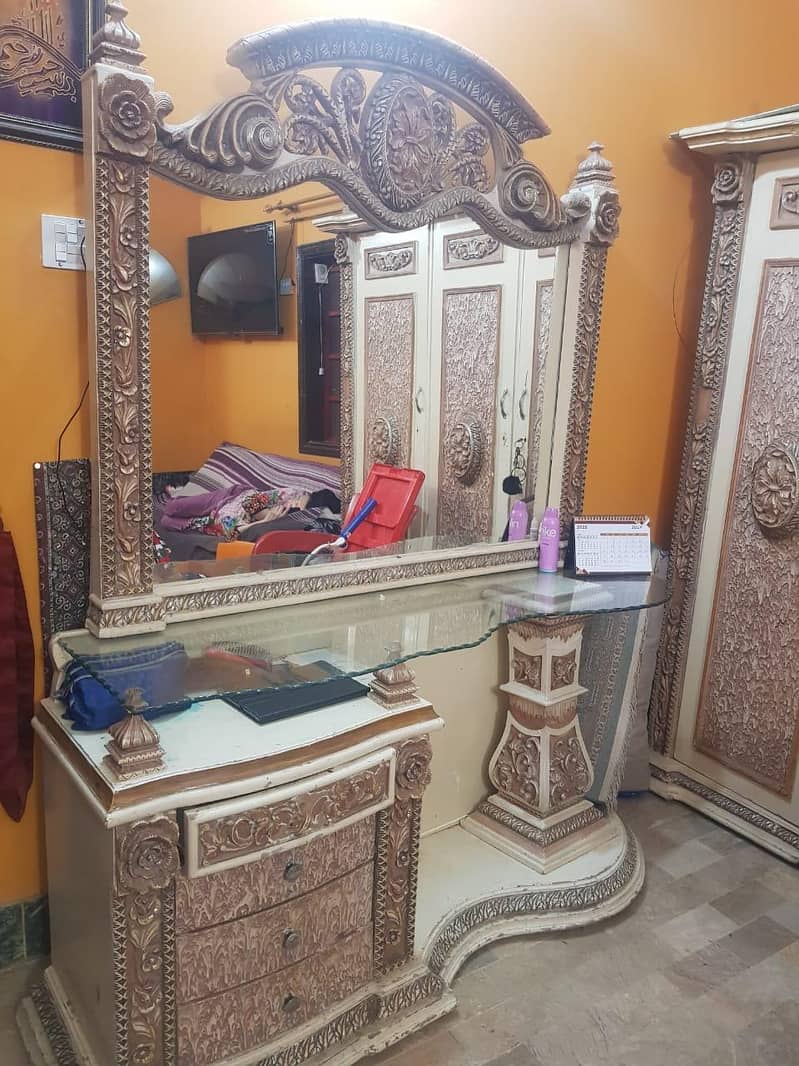 BED AND DRESSING TABLE 2