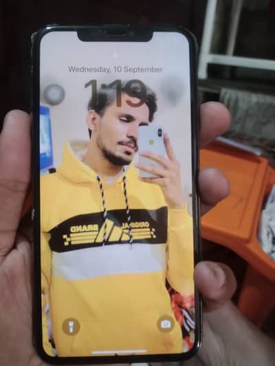 iPhone XS max non pta e sim active nhi hui battery change hai BAs