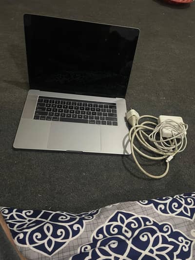 Mac book Pro 2017 15 Inch