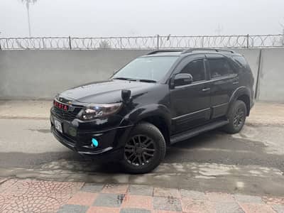 Toyota Fortuner V 2013