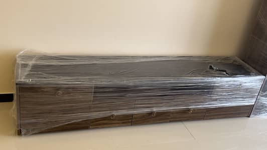 Tv console with shelf