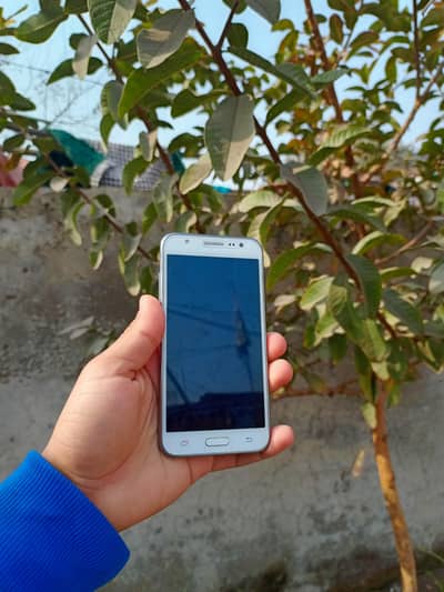 Antique Samsung's galaxy J5