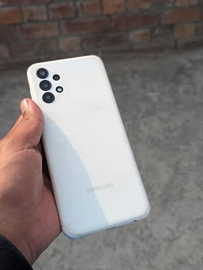 Samsung Galaxy A13 4/64 in good condition 10 by 10.