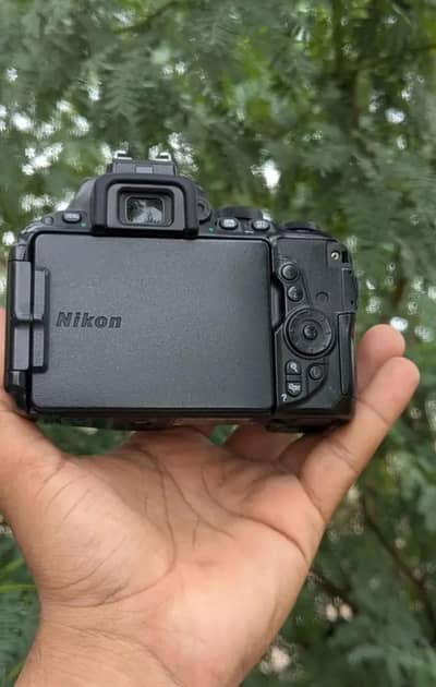 Nikon D5500 without lenz with box